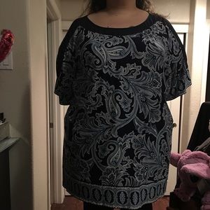 Beautiful blue/teal/whit pattern blouse